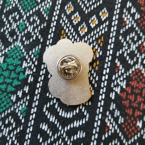 📍2/20$ Ghost Bat Enamel Pin NWOT - Picture 4 of 6